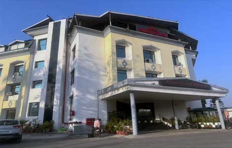Budget hotel near Mandi Dehradun